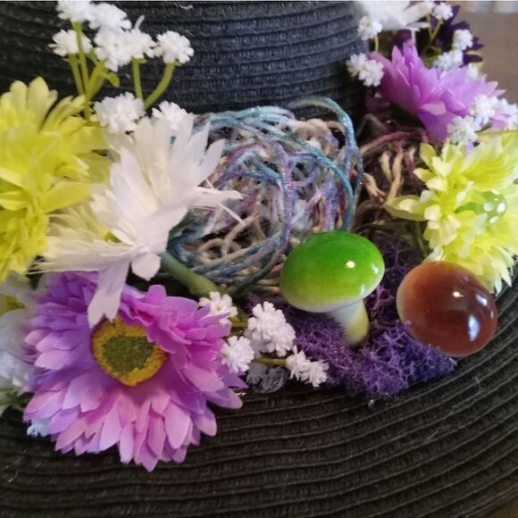 FESTIVAL FLOPPY HAT. Ellen Tracy adorned hat with crazy daisys,art & mushrooms main image 10